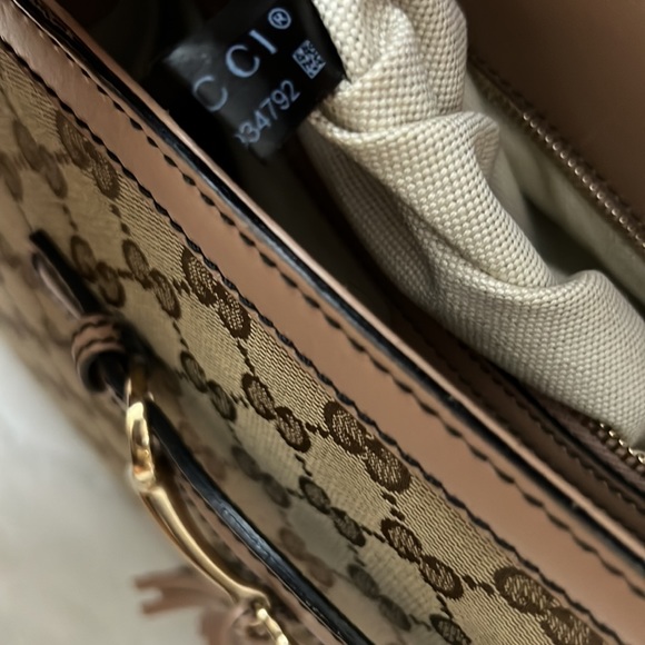 Gucci Emily Shoulder Chain Bag - Picture 11 of 11